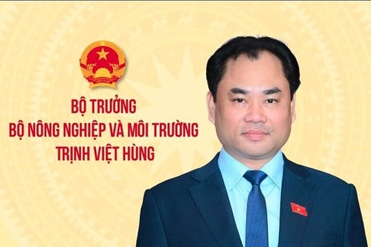 Giới thiệu chức danh và chữ ký của tân Bộ trưởng Bộ Nông nghiệp và Môi trường Trịnh Việt Hùng