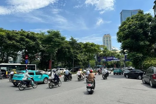 Nắng nóng bao trùm nhiều khu vực, chiều tối đề phòng mưa dông