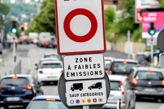 Tranh cãi quanh đề xuất bãi bỏ vùng phát thải thấp tại Pháp