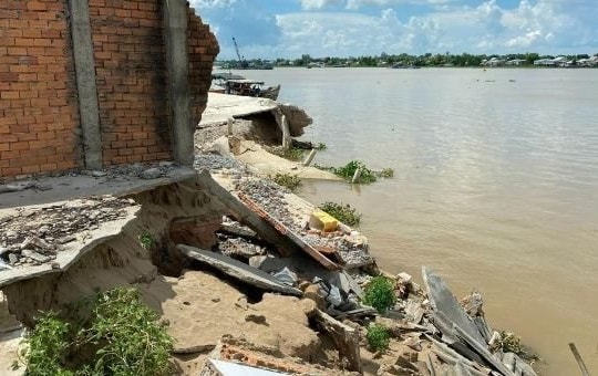 Hơn 500 hộ dân bị ảnh hưởng bởi sạt lở bờ sông, kênh, rạch tại Thành phố Hồ Chí Minh