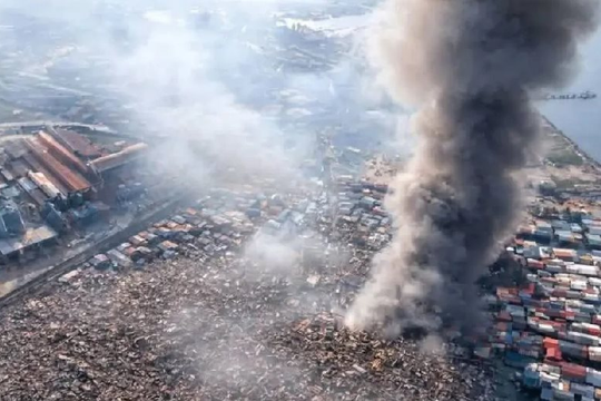 Cháy lớn thiêu rụi hơn 1.000 nhà trên biển ở Malaysia, 9.000 người bị ảnh hưởng