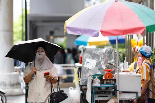 Bangkok nắng nóng “nguy hiểm” tới gần 52°C, Thái Lan sắp đón bão mùa hè