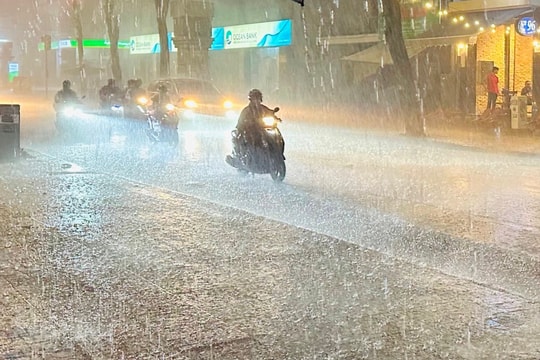 Mưa dông kéo dài đến cuối tháng 4