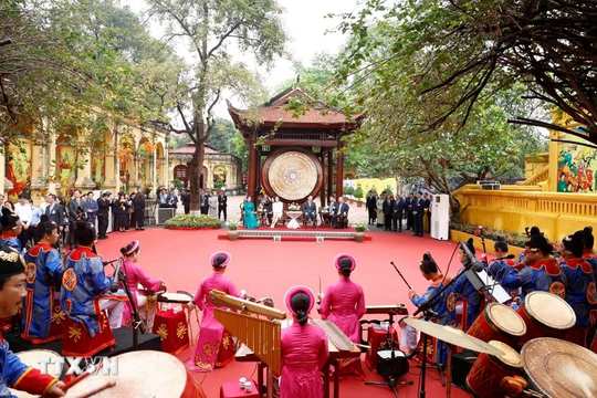 Chương trình hữu nghị đặc biệt chào mừng chuyến thăm của Tổng thống Hàn Quốc và Phu nhân