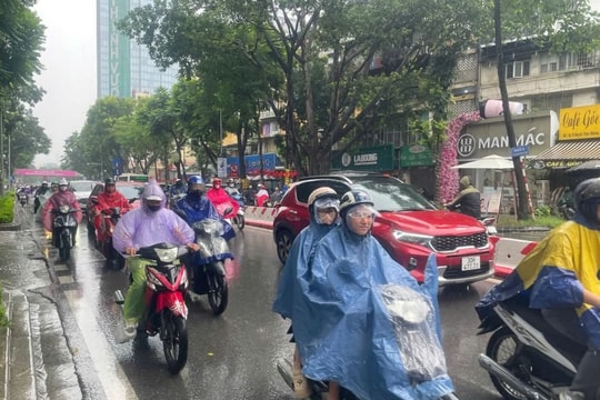 Không khí lạnh sắp tràn xuống Bắc Bộ, Hà Nội mưa dông, trời chuyển mát từ đêm 28/4