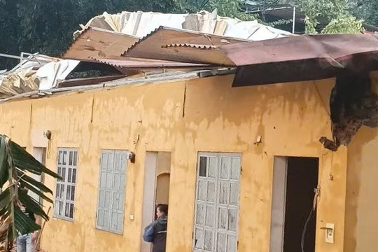 Mưa dông, lốc xoáy gây thiệt hại khoảng 10 tỷ đồng tại Lào Cai