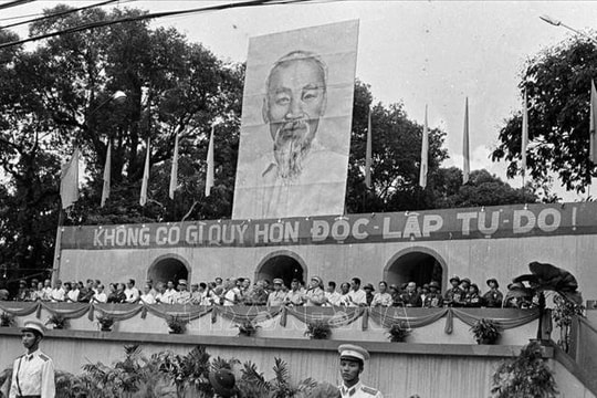 Tầm nhìn chiến lược và dự báo thiên tài của Chủ tịch Hồ Chí Minh về ngày thống nhất đất nước