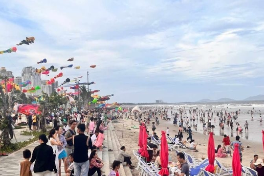 Du lịch bùng nổ dịp lễ 30/4 – 1/5: Nhiều địa phương “bội thu”, Hà Nội thu hơn 5.000 tỷ đồng