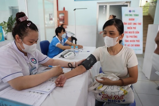 Từ năm 2026, tổ chức khám sức khỏe định kỳ miễn phí cho người dân