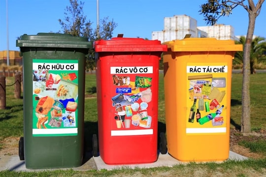 Hà Nội đề xuất gắn mã QR trên thùng rác, thu gom rác theo nhu cầu thực tế