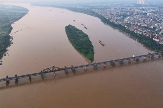 Hà Nội: Thống nhất tái thiết không gian hai bờ sông Hồng, từng bước sắp xếp dân cư ngoài đê