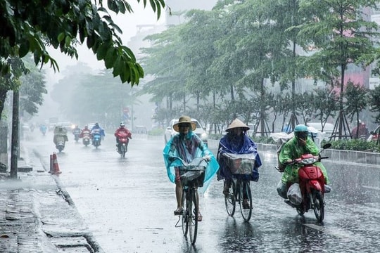 Mưa dông diện rộng tại Bắc Bộ, thời tiết biển diễn biến phức tạp