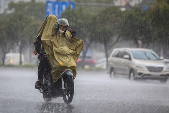 Thời tiết diễn biến phức tạp, cảnh báo lốc xoáy tại nhiều vùng biển