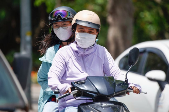 Vì sao Hà Nội liên tục nằm trong top nóng nhất cả nước?