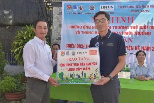 Hưởng ứng Ngày Môi trường thế giới, Tuổi trẻ Vĩnh Long trồng 1.000 cây bần giữ bờ sông vùng sạt lở