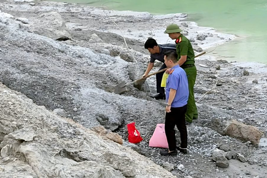 Bắc Ninh: Phát hiện doanh nghiệp đổ hơn 200 tấn chất thải bê tông trái phép ra hồ chứa