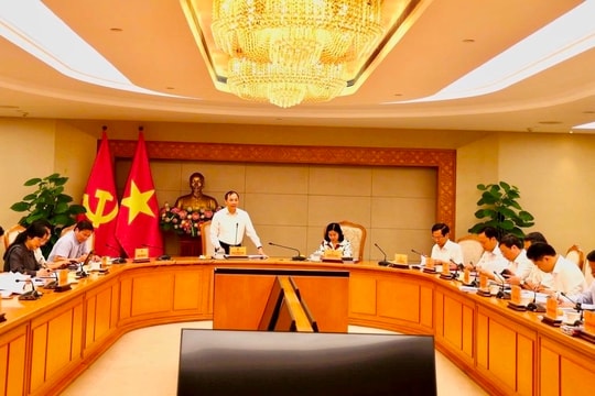 Đoàn Khảo sát Ban Tổ chức Trung ương làm việc với Đảng ủy Chính phủ về vận hành mô hình chính quyền 3 cấp