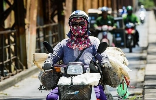 Nắng nóng đạt đỉnh ở miền Bắc và miền Trung, nhiều nơi trên 40 độ C