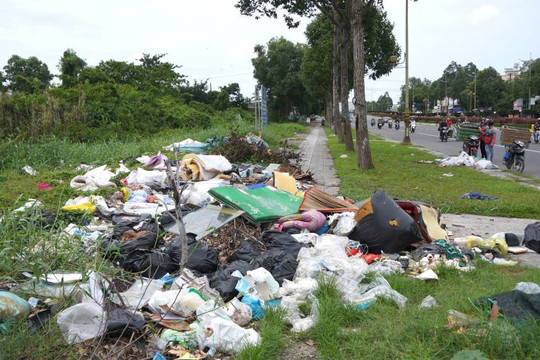Cần Thơ đối mặt áp lực từ hàng trăm nghìn tấn rác tồn đọng