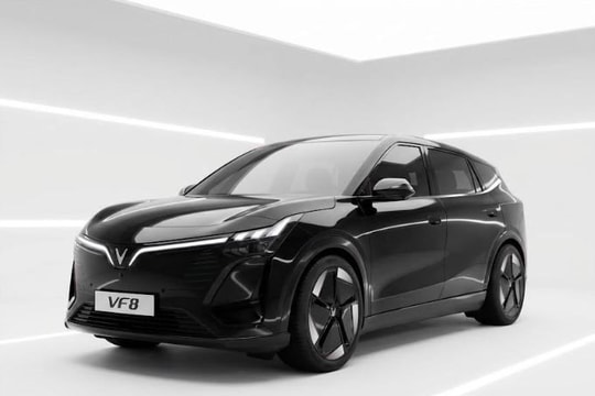Trang bị “đúng thứ người dùng cần”, giá ưu đãi, chuyên gia đánh giá VinFast VF 8 mới là chiếc SUV thực dụng không nên bỏ lỡ