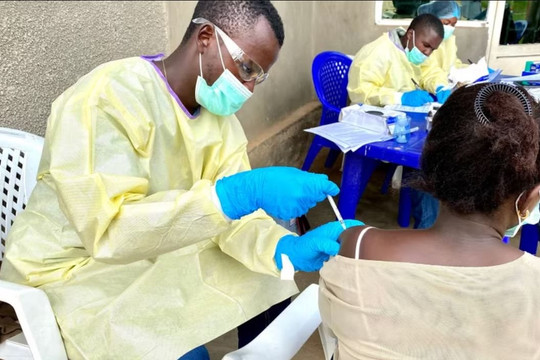 Dịch Ebola ở CHDC Congo đang lan rộng nhanh hơn khả năng ứng phó
