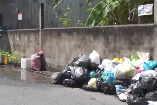 Rác vẫn tồn đọng dù phí thu gom tăng gấp đôi tại Cần Thơ