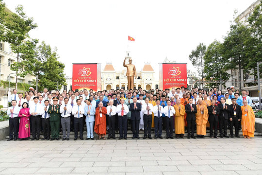 Trọng thể Lễ kỷ niệm 50 năm ngày thành phố Sài Gòn - Gia Định chính thức mang tên Bác