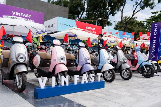 Người dùng xe máy điện VinFast: Đi xa không phải nghĩ nhờ hệ thống tủ đổi pin phủ kín