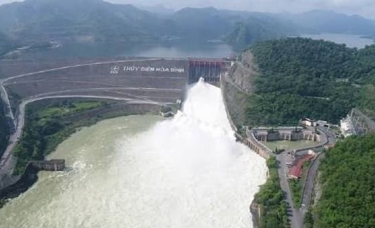 Hồ thủy điện Hòa Bình mở 1 cửa xả đáy từ 11 giờ ngày 11/7