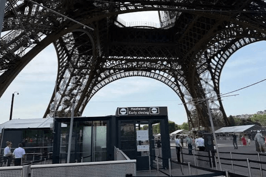 Nắng nóng bao trùm Tây Âu, tháp Eiffel và nhiều điểm tham quan tại Pháp đóng cửa sớm