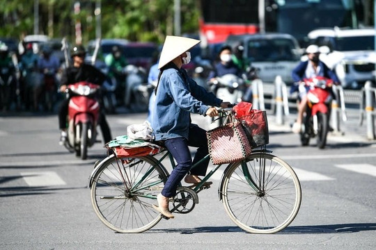 Nắng nóng gia tăng ở miền Bắc, người dân cần lưu ý gì?