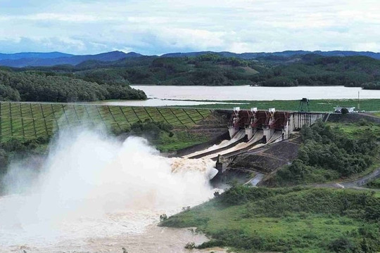 Bộ Công Thương chỉ đạo tăng cường bảo đảm an toàn hồ đập, lưới điện trước nguy cơ mưa lũ