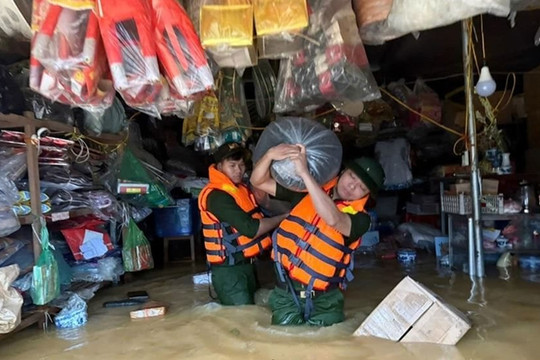 Quân đội triển khai phương án ứng trực trước nguy cơ mưa lớn kéo dài ở Bắc Bộ