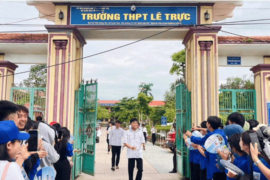 Vi phạm trong kỳ thi tốt nghiệp THPT năm 2026, 2 giáo viên ở Quảng Trị bị khởi tố