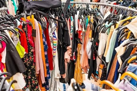 EU cấm tiêu hủy quần áo, giày dép tồn kho trong nỗ lực giảm rác thải