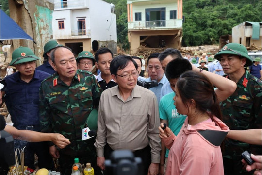 Phó Thủ tướng Hồ Quốc Dũng kiểm tra công tác khắc phục hậu quả lũ quét tại xã Mường Than, Lai Châu