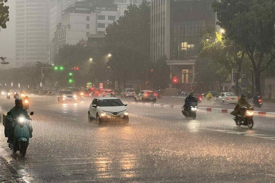 Dự báo thời tiết Hà Nội ngày 25/7/2026: Có mưa rào và rải rác có dông