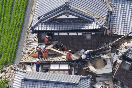 Động đất ở Kumamoto: Nhật Bản tăng tốc cứu hộ và khôi phục hạ tầng