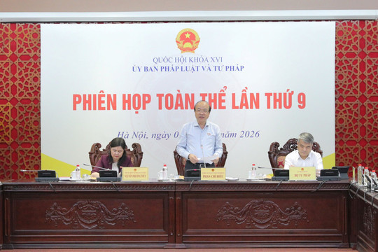 Ủy ban Pháp luật và Tư pháp thẩm tra dự án Luật Phát triển đô thị