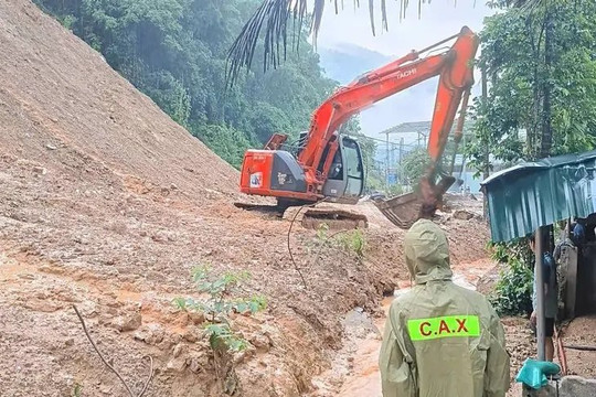 Thanh Hóa: Di dời khẩn 17 hộ dân trước nguy cơ sạt lở