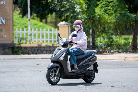 Dự báo thời tiết Hà Nội ngày 10/8/2026: Ngày nắng nóng, đêm có mưa
