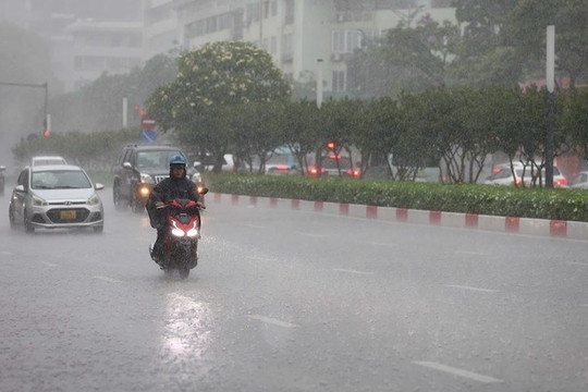 Miền Bắc giảm nhiệt, mưa dông xuất hiện trên diện rộng