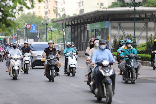 Dự báo thời tiết Hà Nội ngày 16/8/2026: Chiều tối và đêm có lúc có mưa rào và dông, ngày nắng