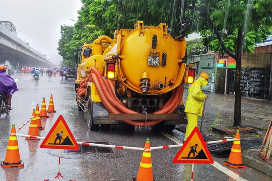 Hà Nội mưa lớn trên diện rộng, có nơi hơn 130mm nhưng chưa ghi nhận điểm ngập