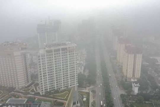 Hà Nội mù mịt sáng 27/8, chất lượng không khí ở mức không lành mạnh