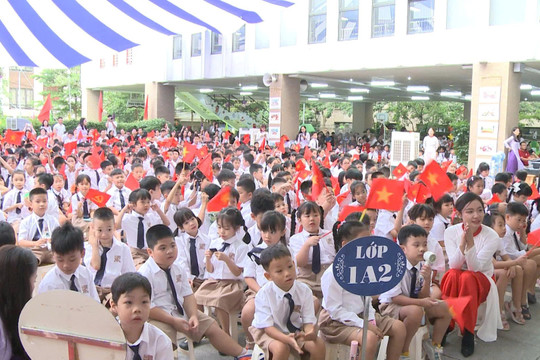 Hà Nội: Rộn ràng ngày khai trường tại Trường Tiểu học Nguyễn Viết Xuân