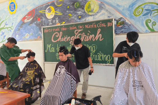 “Mái tóc yêu thương” cùng em đến trường