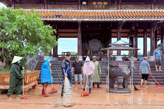 Quảng Trị tập trung khôi phục giao thông, hỗ trợ người dân sau mưa lũ