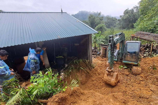 Phú Thọ: Ba người tử vong do sạt lở đất