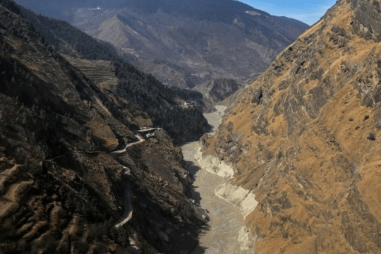 Biến đổi khí hậu làm gia tăng rủi ro sạt lở ở núi Himalaya
